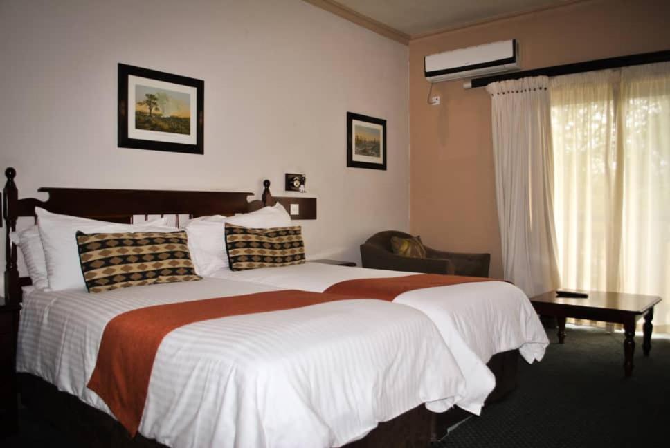 Diggers Inn Francistown Exterior photo
