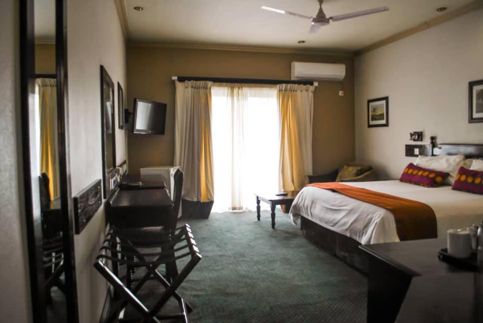Diggers Inn Francistown Exterior photo